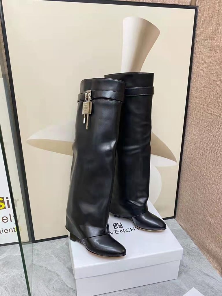 LIMITED EDITION (GIVENCY BOOTS)