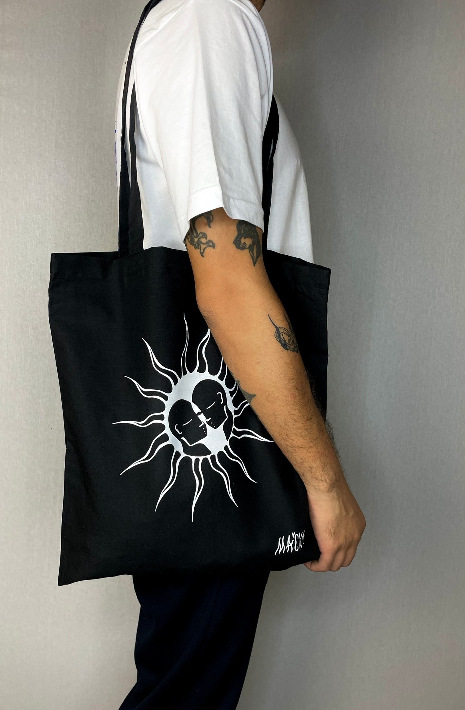 BLACK THIRD EYE TOTE