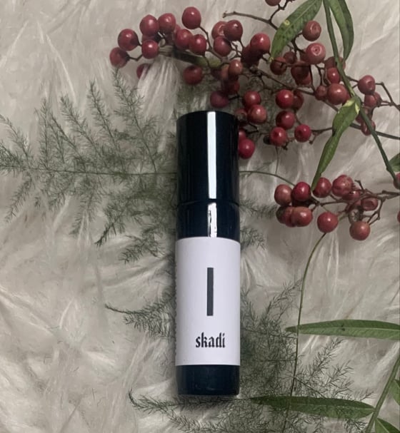 Image of Skaði Perfume Oil (Birch, Evergreen, White Floral, Coconut)