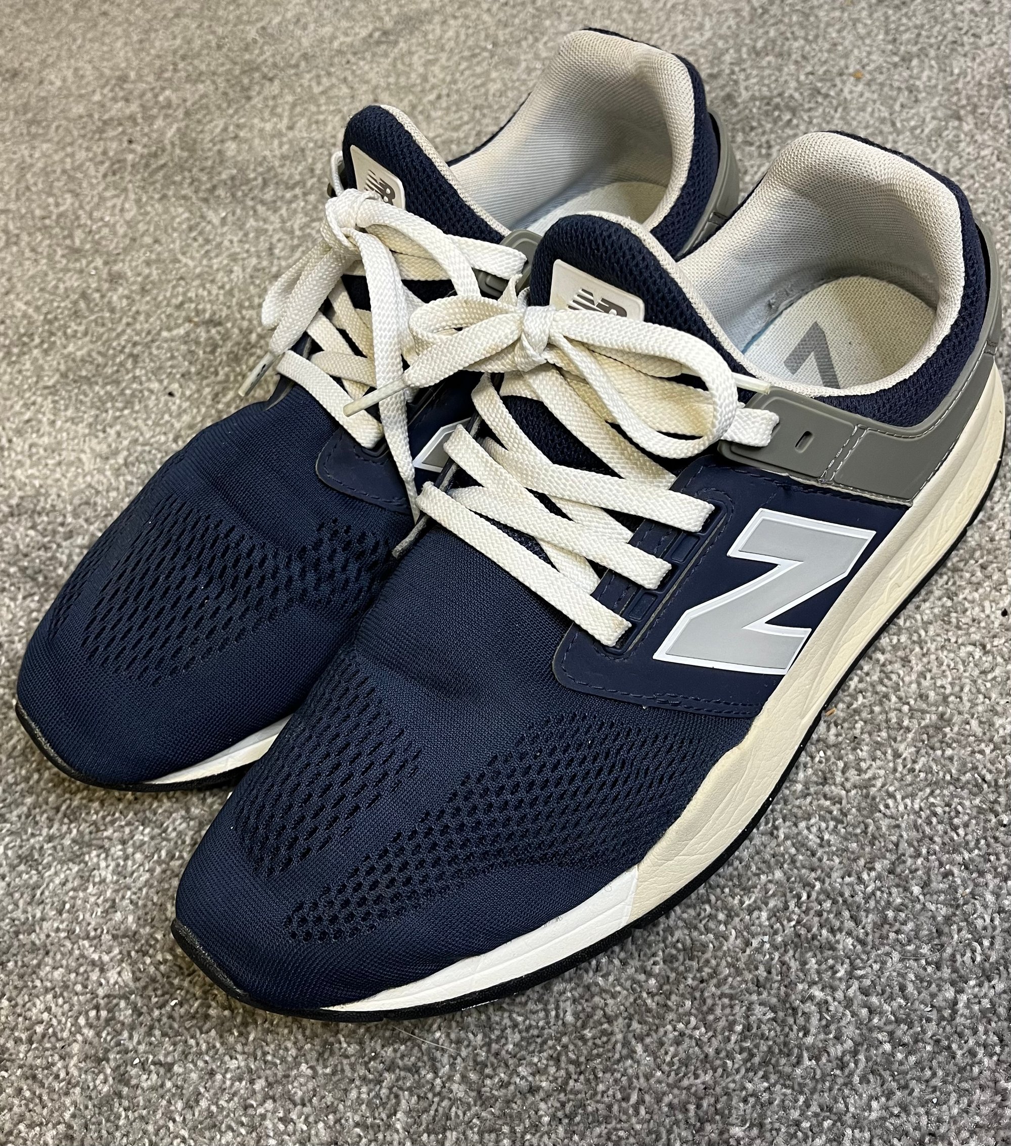Men s 9.5 New Balance 247 Erie Street Thrift