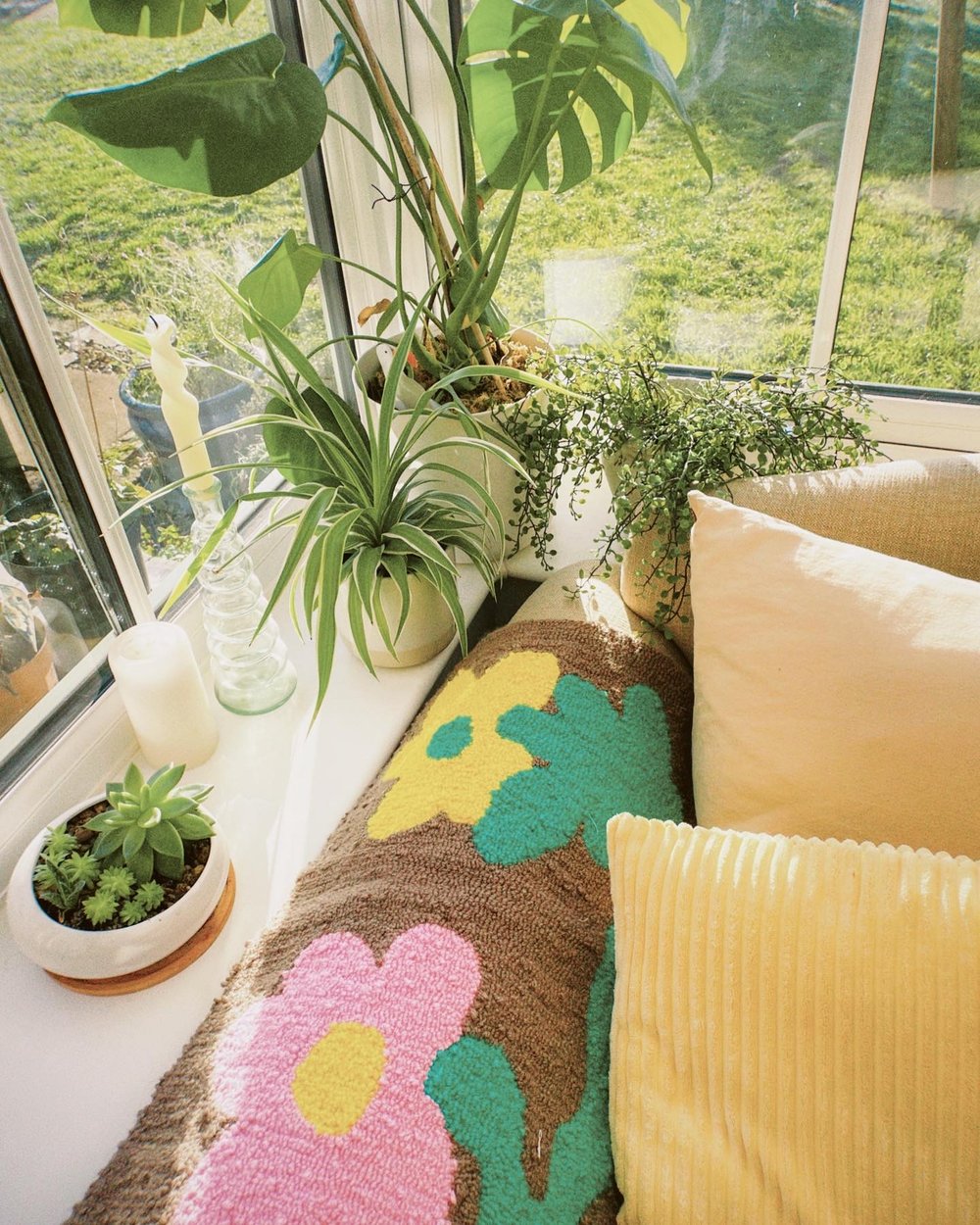 Image of 70s style Flower rug 