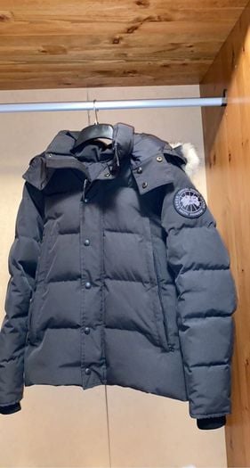 Image of Canada Goose Wyndham Jacket Black Label