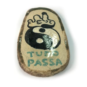 Image of Tudo Passa Ceramic sculpture