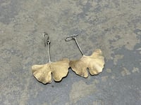 Image 4 of Ginkgo earrings in silver and brass