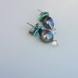Dark Tahitian Pearls & Turquoise Disc Earrings 