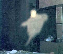 LA CAMISETA FANTASMA