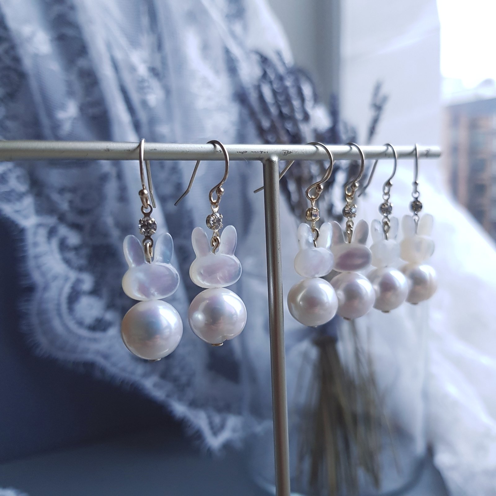 [LLOYD] 14K☆Rabbit Pearl Earrings Silver Moon Light Rabbit Pearl Earrings – ArtGalleryZen