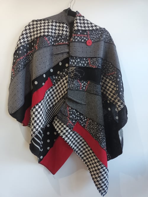 Image of the SHANCHO...black and white and red shawl