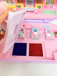 Image 7 of Ensemble bracelet et Polly Pocket boite violette école