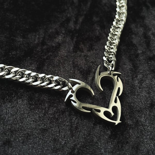 Image of Barb heart chunky necklace