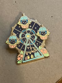 Interactive  Ferris wheel Pin