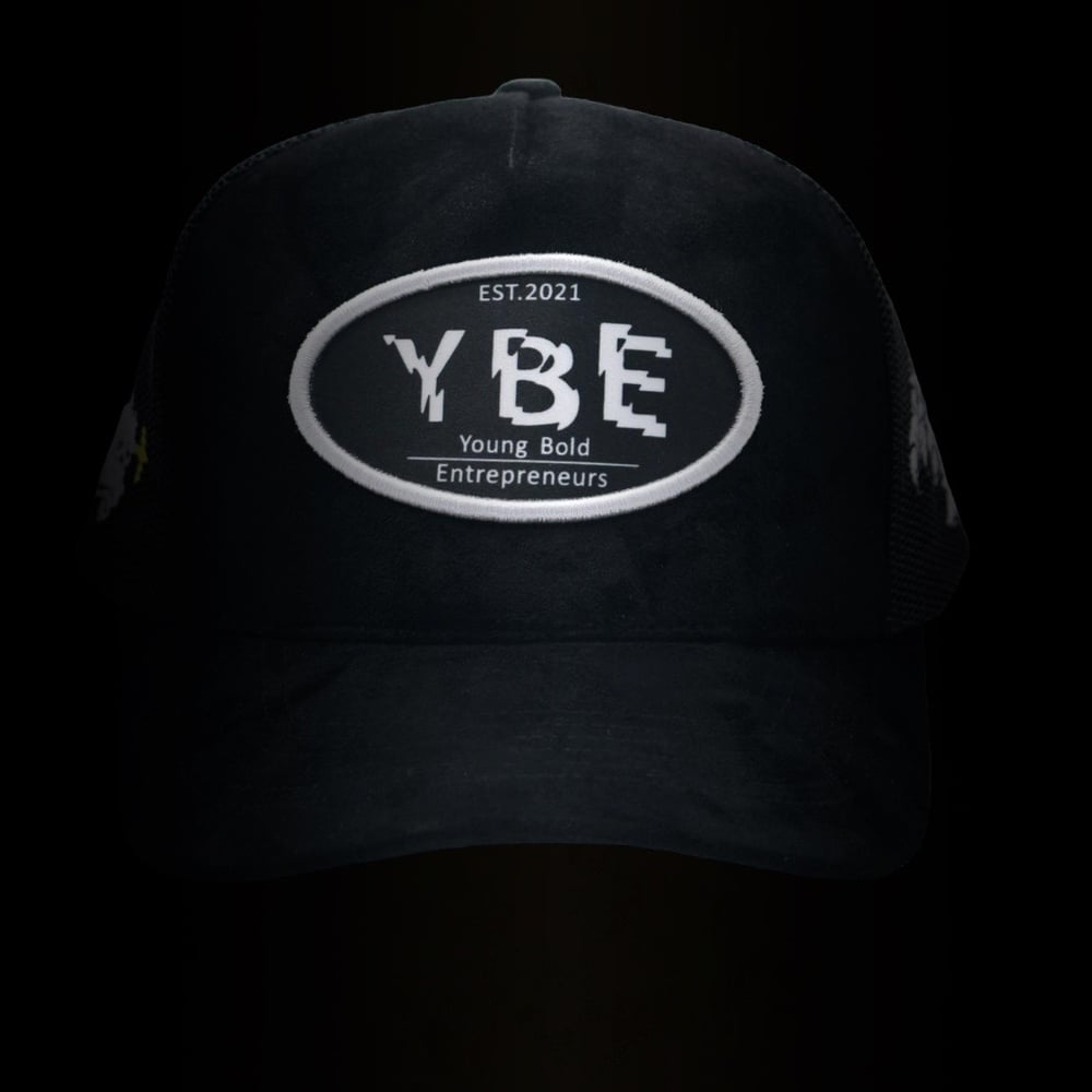 ✨Chase Your Dreams✨  Black suede trucker hat