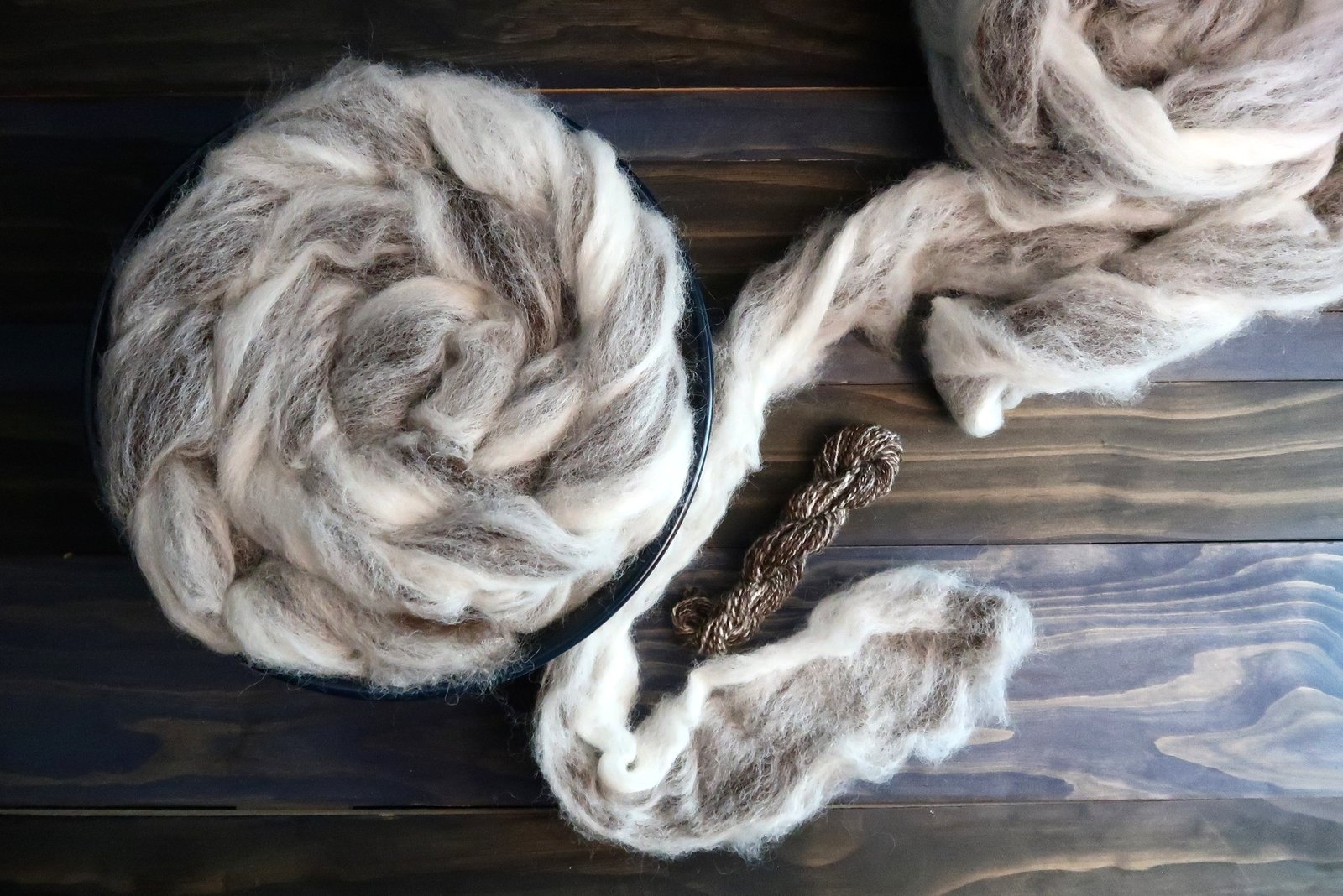 2 Color Swirl Farm Blend Roving - Alpaca, Targhee, Columbia, Rambouillet