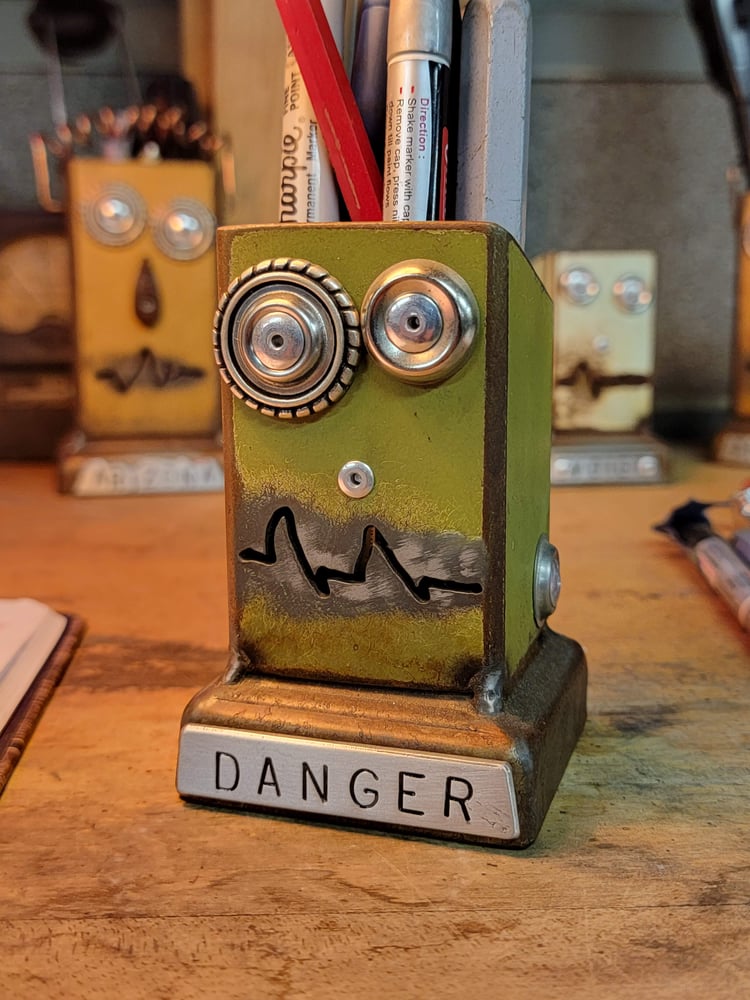 Image of Robot desk organizer Danger
