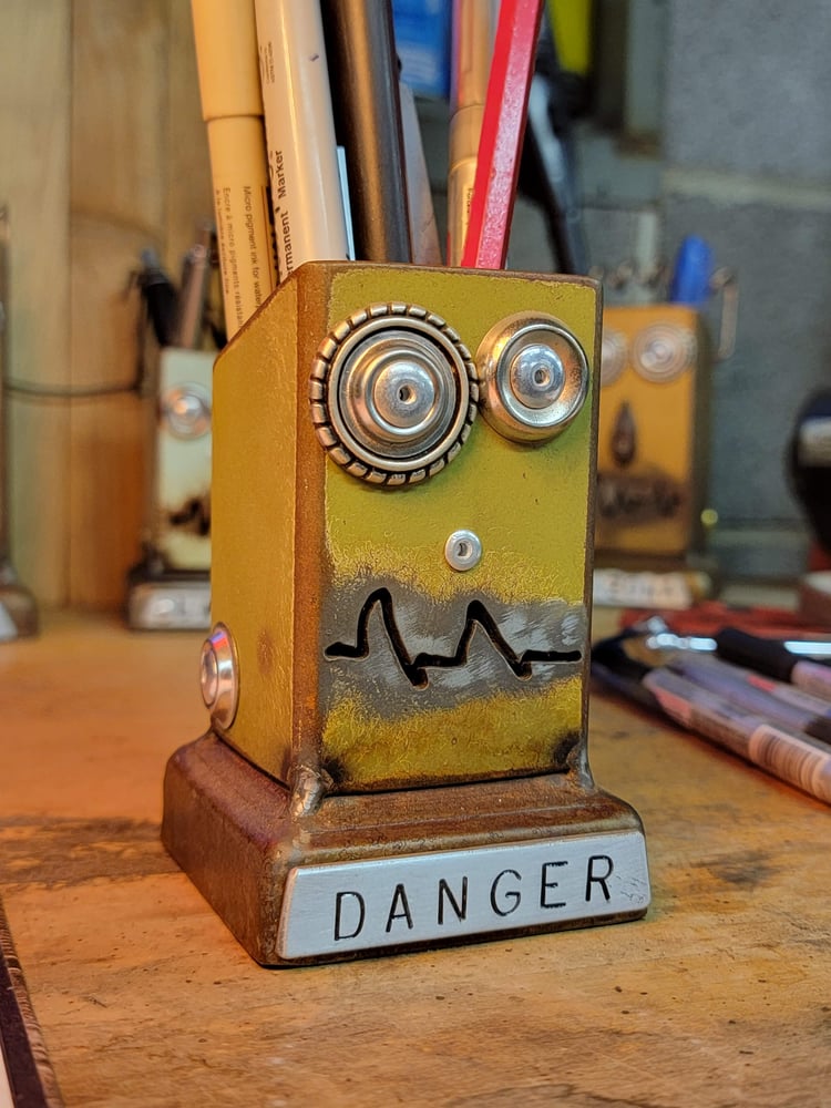 Image of Robot desk organizer Danger