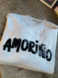 Image 2 of Suadoiro bordado a man. AMORIÑO GRIS. Talla S. En StOCK!