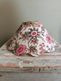 Image 1 of Moyen abat jour "Jardin de Louise "