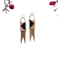 Image 4 of Pyramis Earrings in Peach Moonstone and Black Spinel