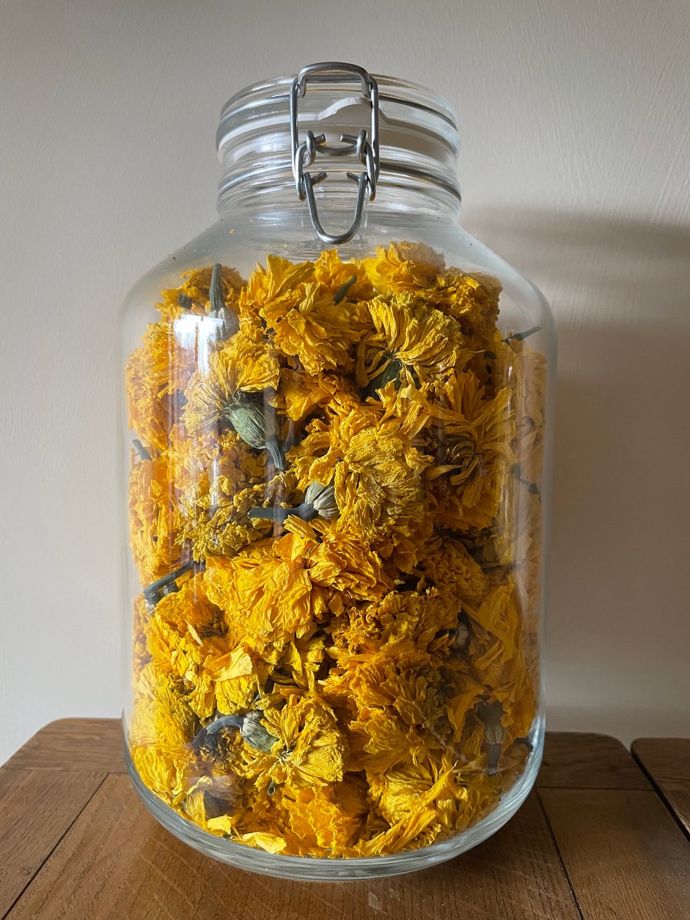 Image of Yellow Marigold - British Grown Whole Dried Flowers