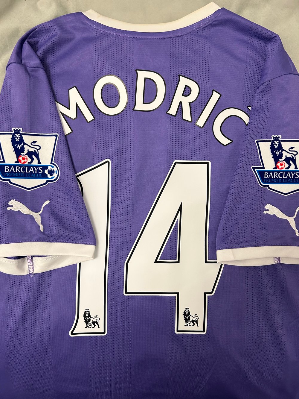 Image of Tottenham Hotspur “MODRIĆ 14” 2011/12 Away Shirt + PL patches (XL)