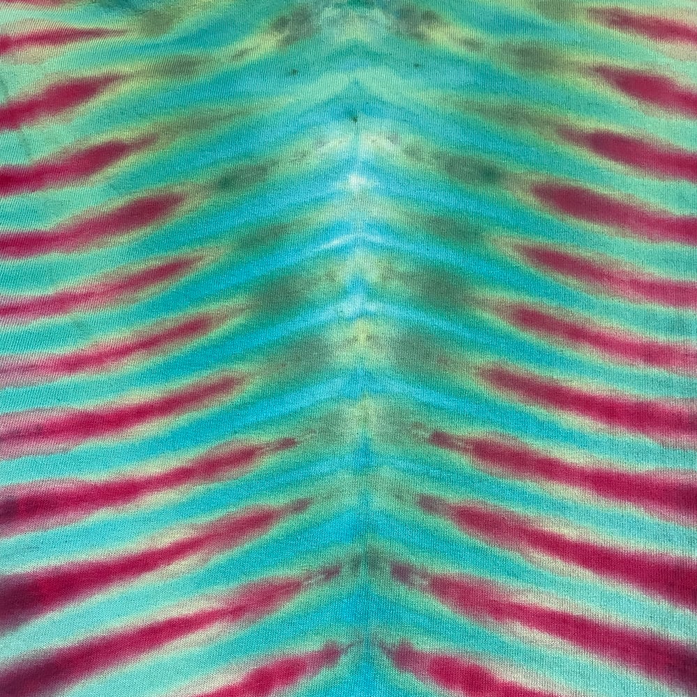TROPICAL DRIPPY V TIE DYE TEE SIZE SMALL