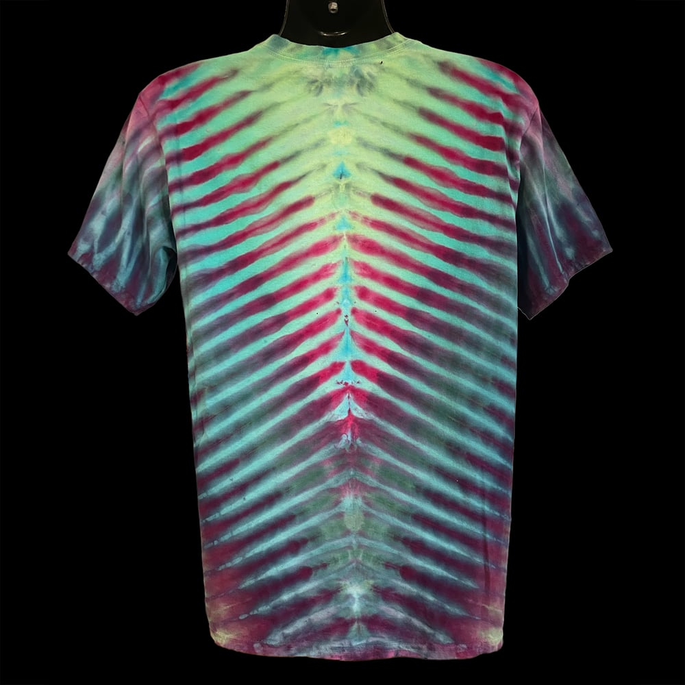 TROPICAL DRIPPY V TIE DYE TEE SIZE MEDIUM