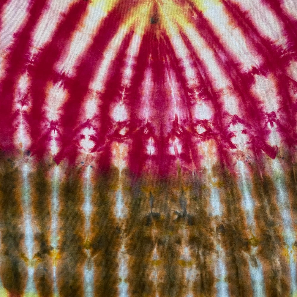 AUTUMN MELT TIE DYE TEE SIZE MEDIUM