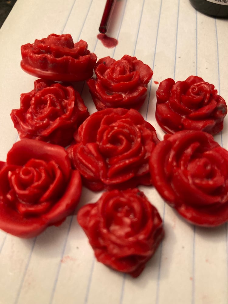 Image of Bloom Wax Melts: Bleeding Hearts  (Rose-scented) and Black Dahlias (Leather-scented)