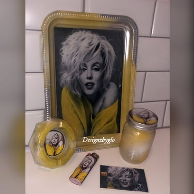 Image of Marilyn Monroe Tobacco Rolling Tray Set- Resin