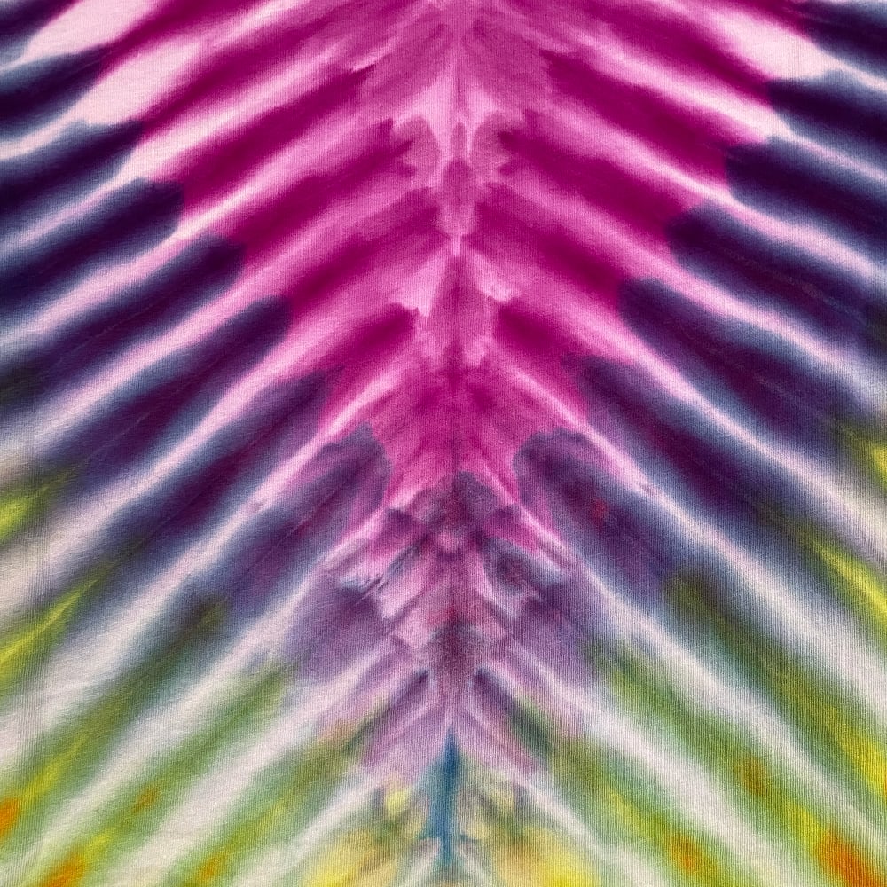 PINK RAINBOW DRIPPY V TIE DYE TEE WOMEN'S SIZE LARGE