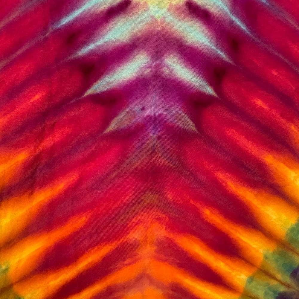 MINT RAINBOW DRIPPY V TIE DYE TEE SIZE XL