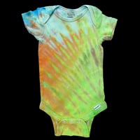 Image 1 of GREEN BURST TIE DYE ONESIE SIZE 3-6 MONTHS
