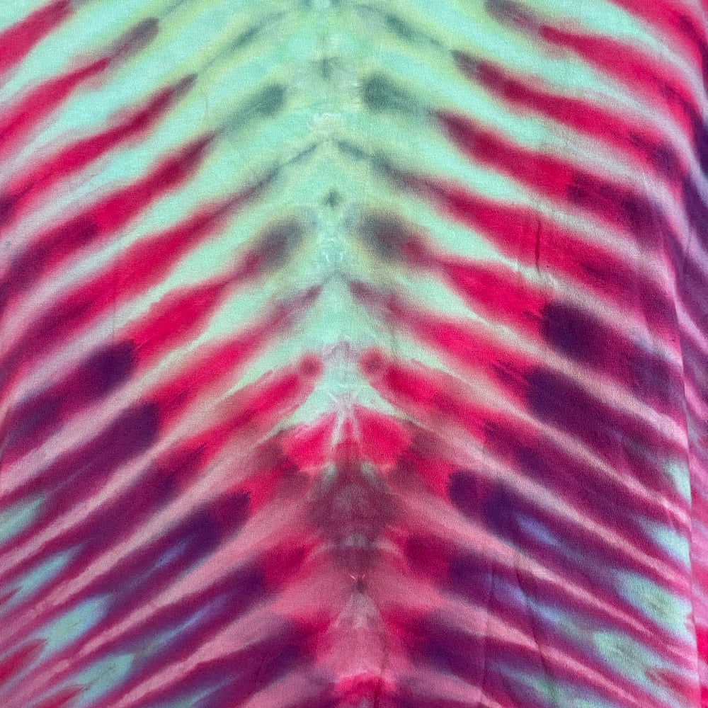 TROPICAL DRIPPY V TIE DYE LONG SLEEVE TEE SIZE XL