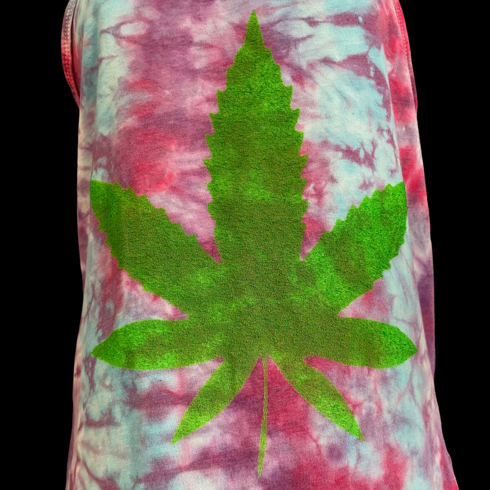 PURPLE PAINTED WEED LEAF TIE DYE TANK TOP WOMEN'S MULTIPLE SIZES
