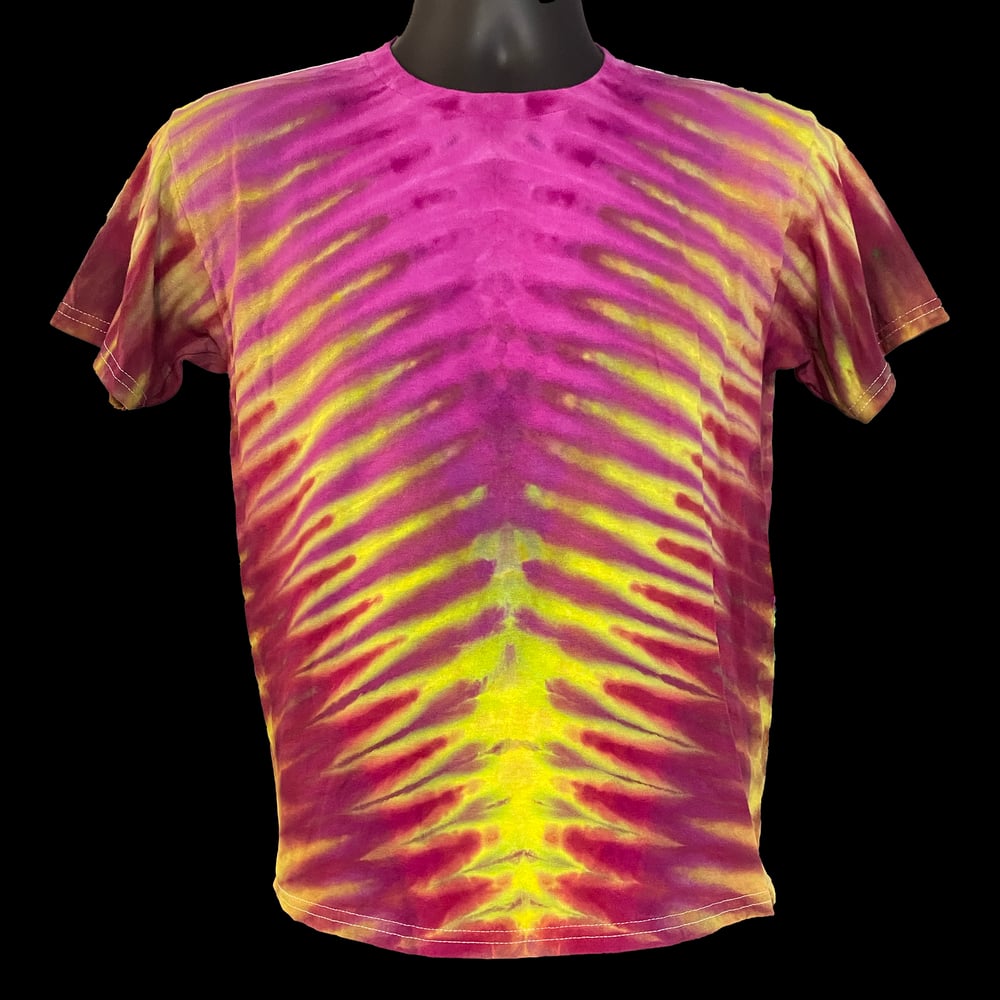 MAGENTA MELT DRIPPY V TIE DYE YOUTH TEE SIZE LARGE