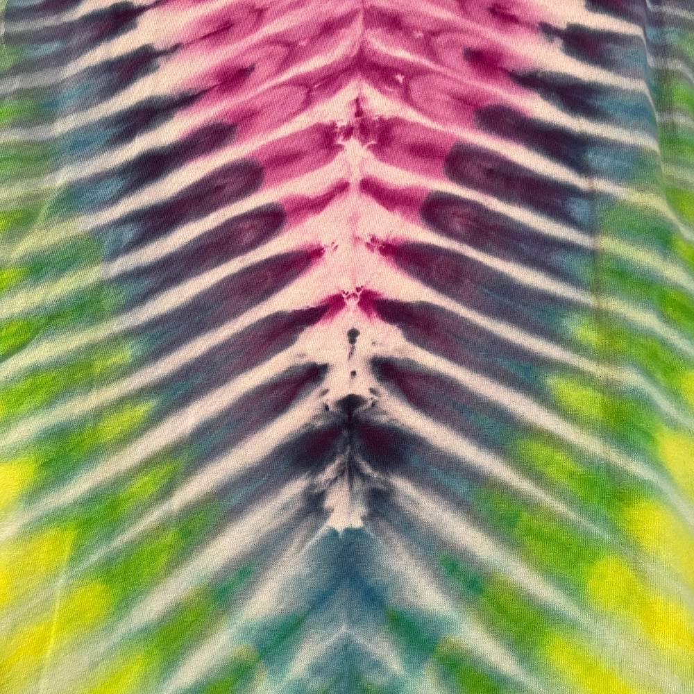 PINK RAINBOW DRIPPY V TIE DYE YOUTH TEE SIZE XL