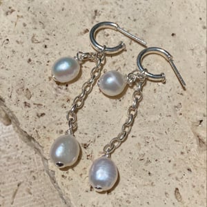 Image of GIZELLE EARRINGS