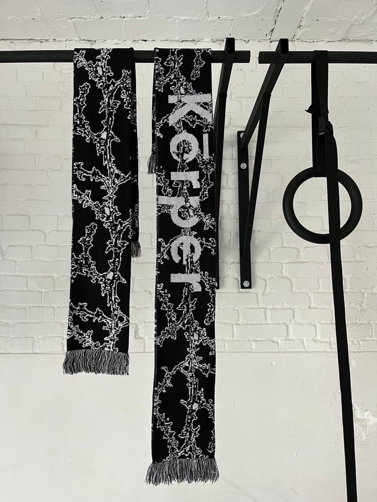 Image of Thorns Scarf