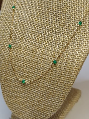 Image of Collier petits cailloux verts 