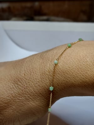 Image of Bracelet petits cailloux verts clairs
