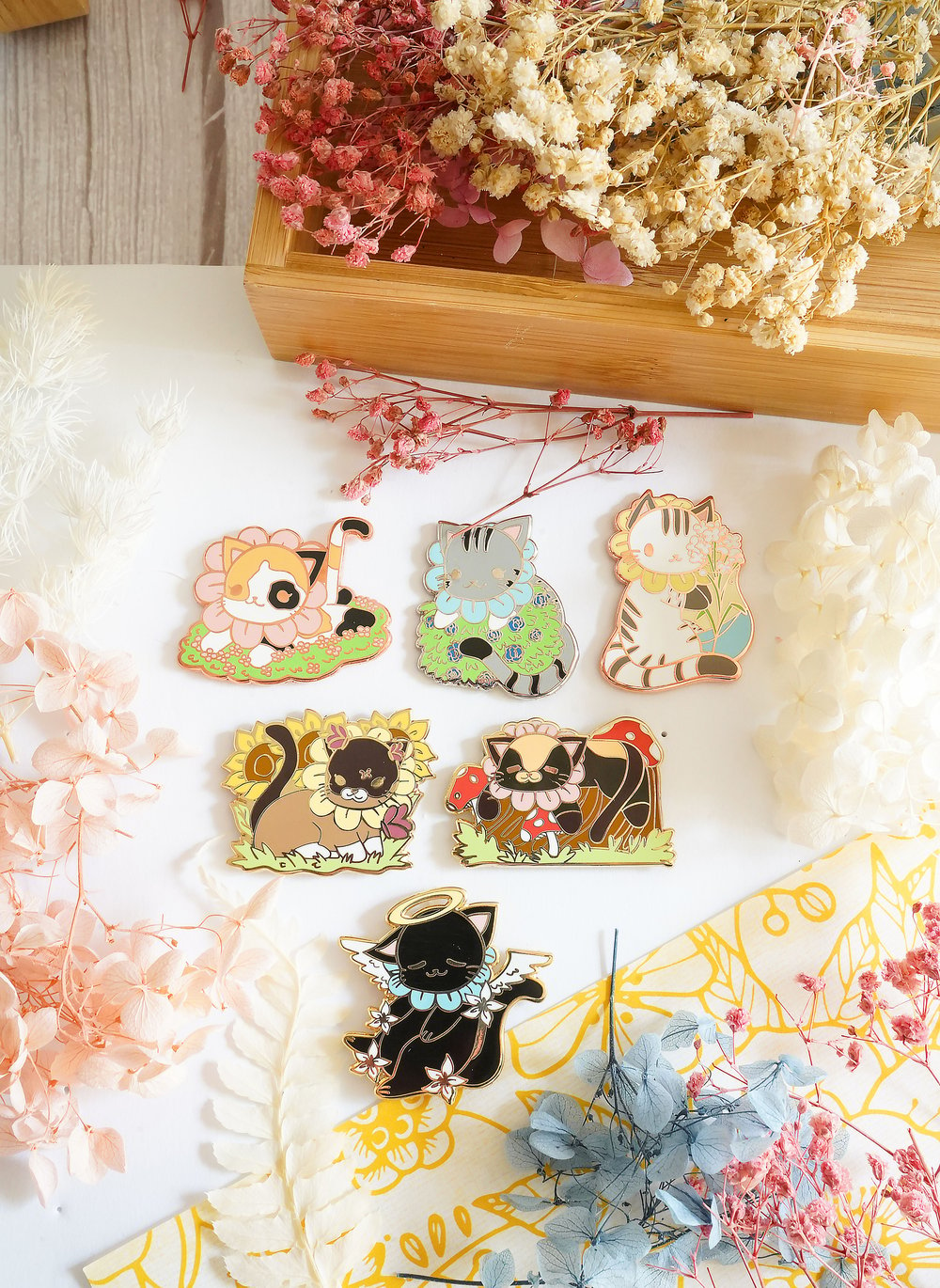 Image of [LIMITED QUANTITY] Flower Cats Enamel Pins