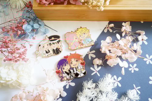 Image of Toilet Bound Hanako-Kun Couple Enamel Pins