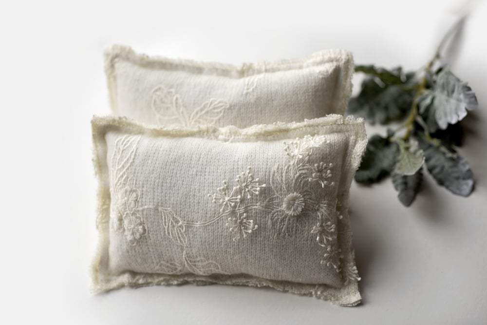 Image of Dandelion Bonnet/Pillow