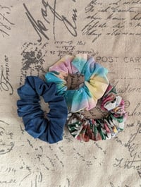 Image 2 of Scrunchie 3 Pack