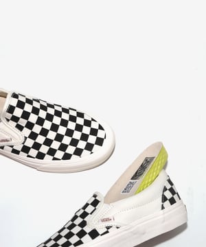 Image of VANS_SLIP-ON VR3 (CHECKERBOARD) :::BLACK/MARSHMALLOW:::