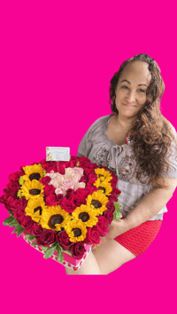 Arreglo de Rosas Girasoles Corazon 