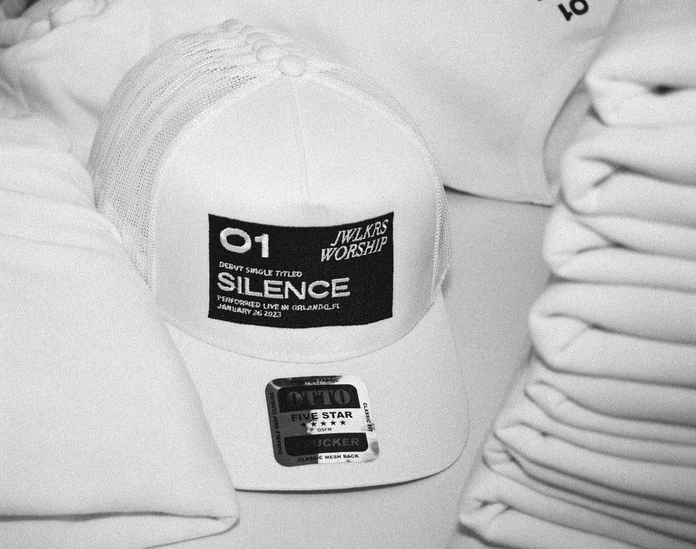 Image of Silence COMBO Crew Neck and Snap Back