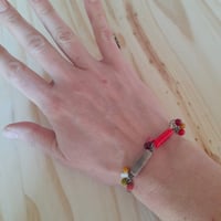 Image 2 of Bracelet taupe et rouge