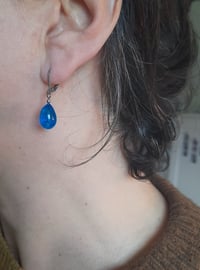 Image 4 of Boucles d'oreilles goutte bleue