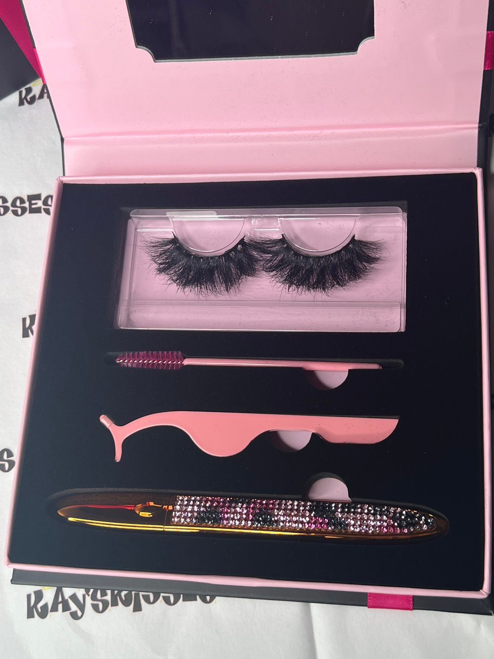 Image of regina's kiss kit🌸.